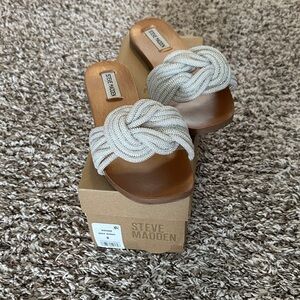 Steve Madden “Adore” shiny white Sandals - size 8